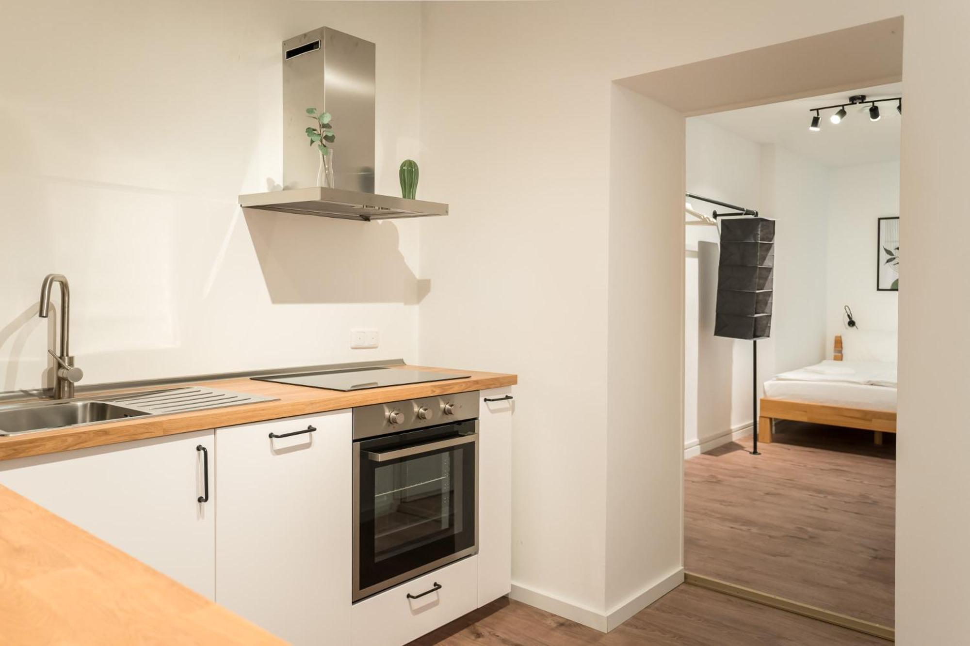 Spacious 1-Bedroom Apartment In Kreuzberg Berlim Exterior foto